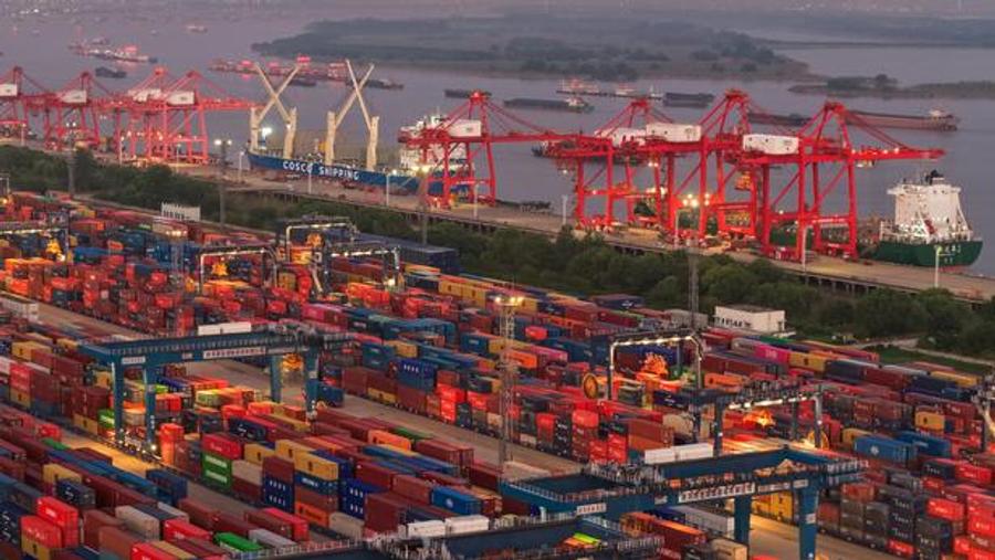Chine : 20 morts dans l’incendie d’un cargo en maintenance