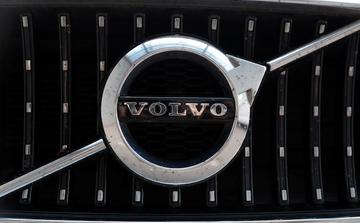 Volvo Cars renforce ses hybrides XC60 et XC90 avec une autonomie électrique accrue