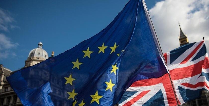UK-EU topontmoeting opnieuw uitgesteld te midden van geschil over 'gemaakt in Europa' beleid