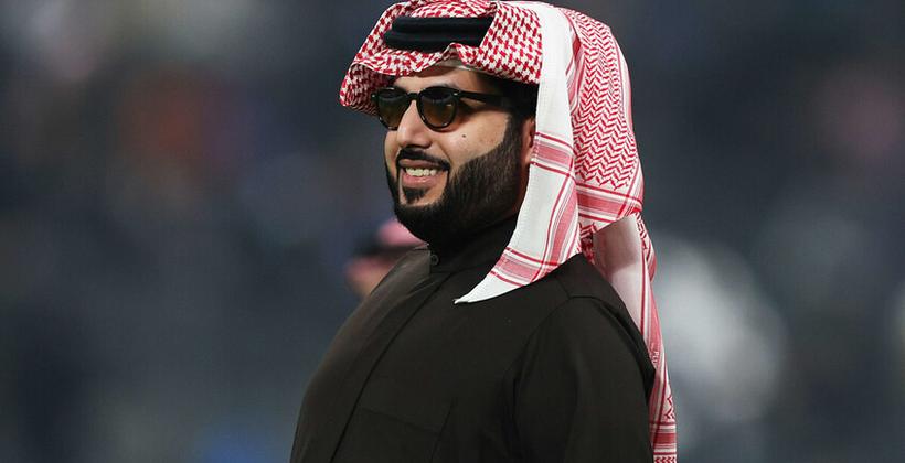Turki Alalshikh lidera figuras mais influentes do boxe pelo terceiro ano consecutivo