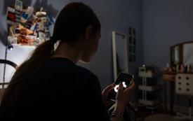 La France relance son projet d’interdiction des réseaux sociaux avant 15 ans