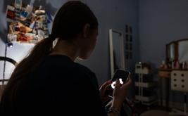 La France relance son projet d’interdiction des réseaux sociaux avant 15 ans