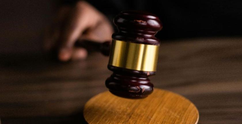 Meurtre d’un adolescent marocain en France : trois membres d’une famille devant les assises