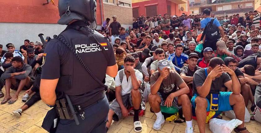 13 ألف مهاجر عالقون في سبتة