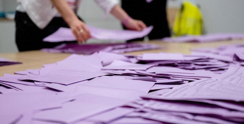 Verrechts AfD wint terrein in Nedersaksen terwijl grote partijen steun verliezen