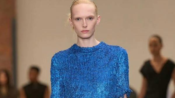 Calvin Klein réinvente le minimalisme américain avec une élégance nouvelle