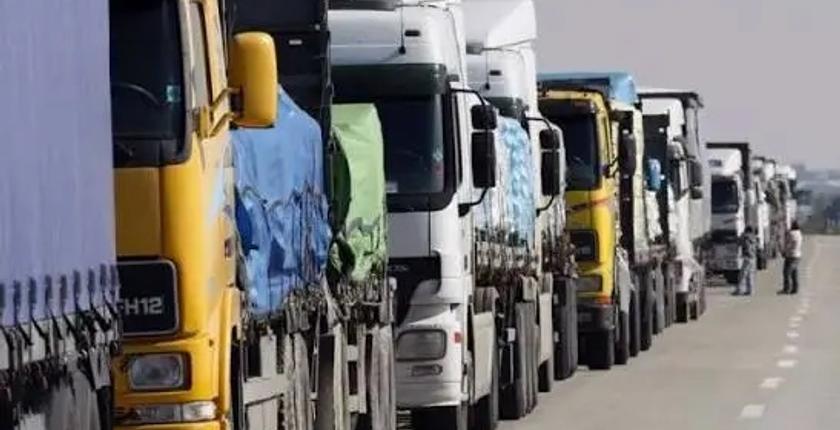 نقابات النقل الوطني للبضائع تلوح بشل القطاع بسبب الدعم