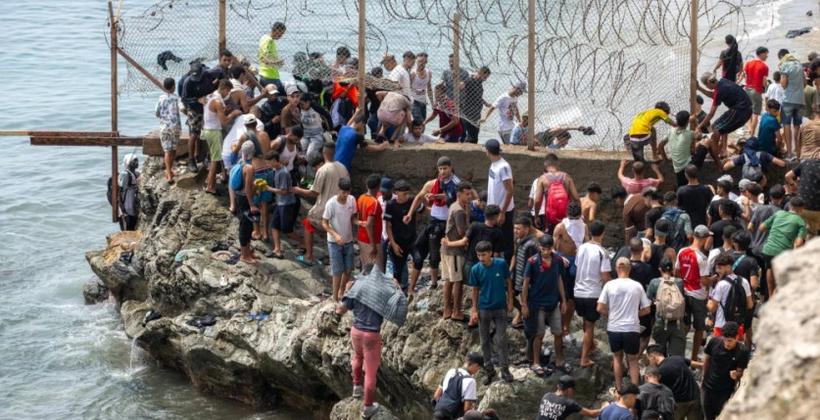 تقرير: 90.8% من رسائل تعبئة العبور إلى سبتة صدرت عن أرقام مغربية