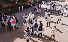 Téléphones portables à l’école au Maroc : pourquoi l’interdiction peine encore à s’imposer