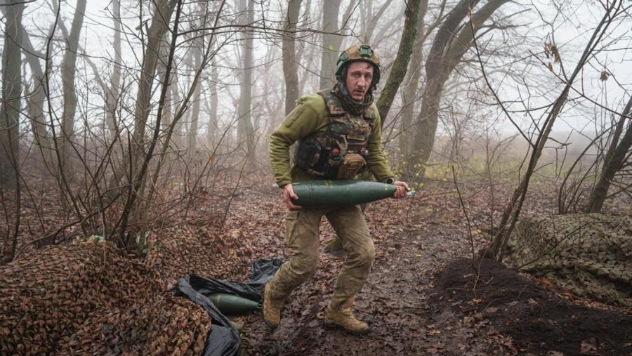 Ukraine faces 50 daily Russian assaults near key Donbass cities