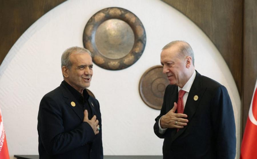 Erdoğan, İranlı Pezeshkian Türkiye'ye İran'ın istikrarına değer verdiğini söyled