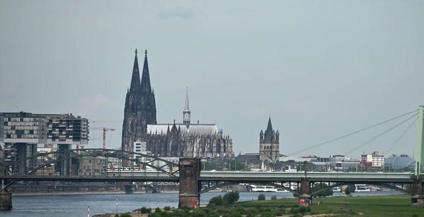 Unexploded bomb prompts mass evacuation in German city