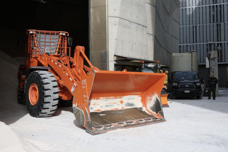 Winter storm paralyzes the U.S.: flights canceled, supermarkets emptied