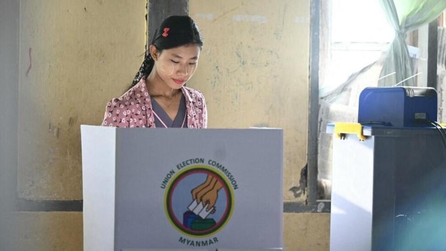 Birmanie : le parti pro-militaire revendique la victoire dans des élections vivement contestées