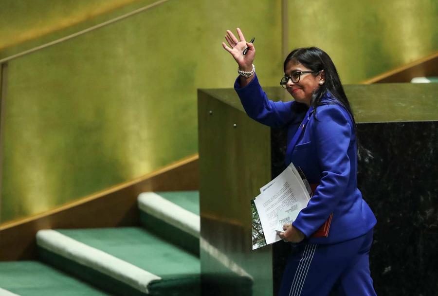 Venezuela ends 20 years of state oil control with new law
