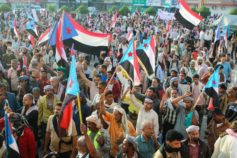 Saudi-led coalition strikes as southern separatist leader goes into hiding