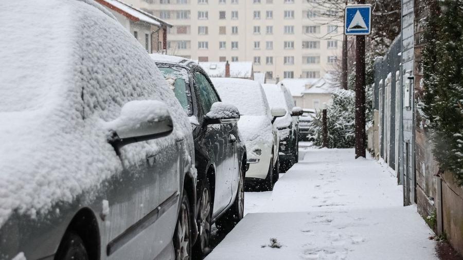 Neige et verglas : la France paralysée par un épisode météorologique exceptionnel