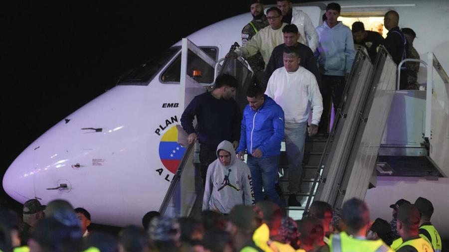 Immigration : des milliers de Vénézuéliens sous la menace d’un retour forcé