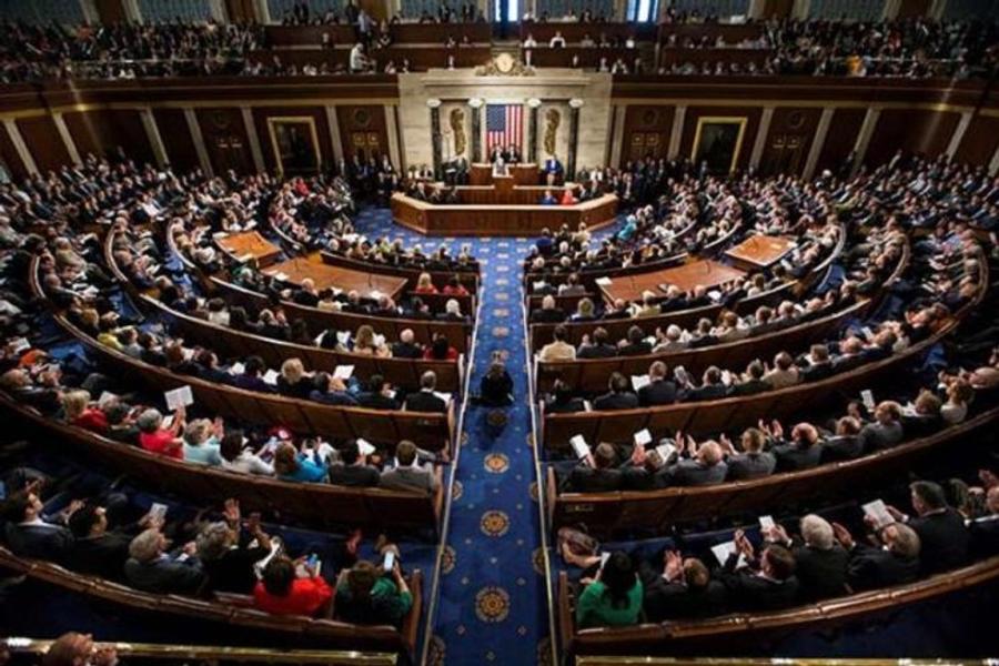 Venezuela : Le Sénat bloque une initiative visant à encadrer les pouvoirs militaires de Trump