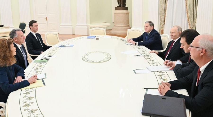 Enviados de Trump, Witkoff y Kushner, buscan reunión con Putin en Moscú