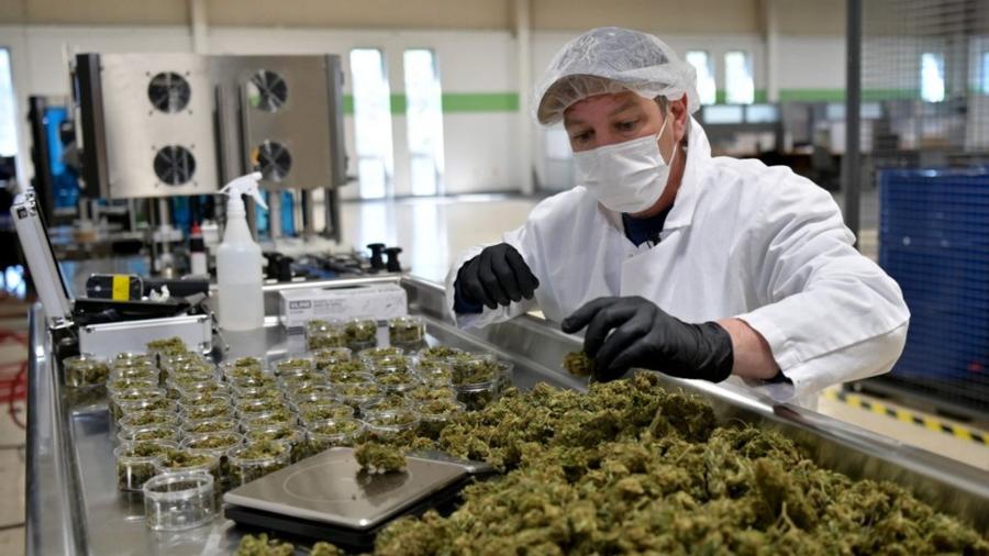 Ligera caída de la actividad industrial en Marruecos durante Noviembre de 2025