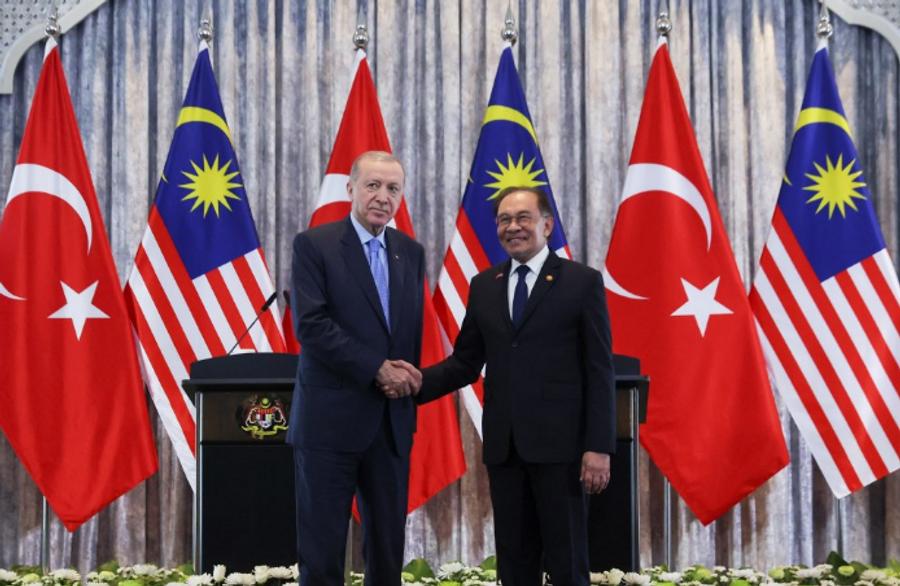 Türkiye ve Malezya, başbakanların ziyaretiyle ilişkilerini geliştirmeyi hedefliyor