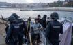 Ceuta évacue un camp de migrants sur une plage avant la visite du couple royal espagnol