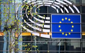 L'inviato degli Stati Uniti afferma che la prosperità europea serve gli interessi americani, ma avverte che l'UE sta seguendo la strada sbagliata
