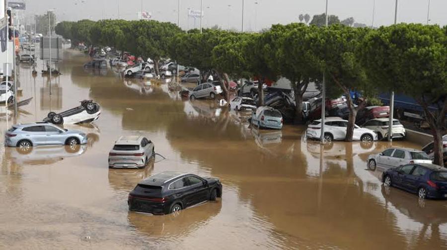 إسبانيا تفعل الإنذار الأحمر في عدد من المناطق بسبب الأمطار