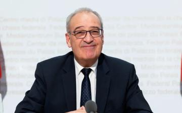 Presidente Suíço Guy Parmelin anuncia renúncia após 11 anos no governo
