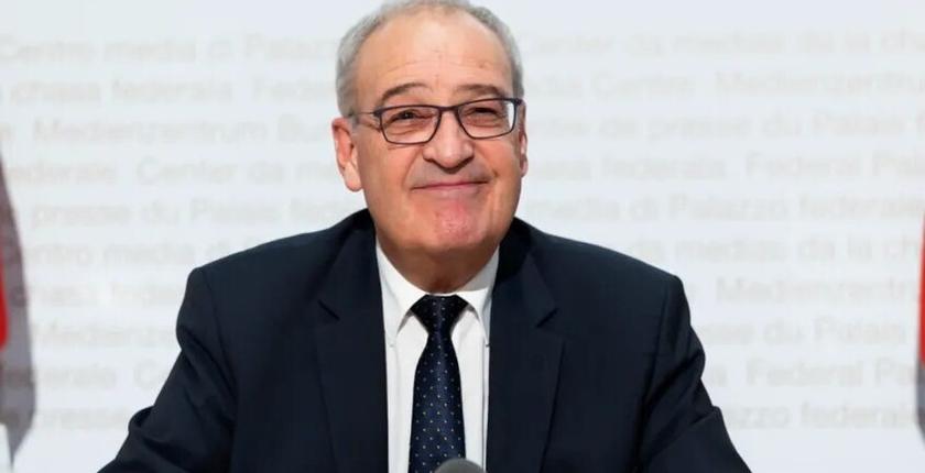 رئیس‌جمهور سوئیس، گای پارملین، پس از ۱۱ سال در دولت استعفا داد