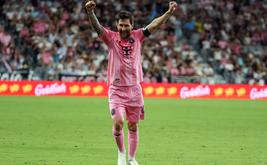 Lionel Messi completa la adquisición del club español Eldense