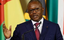 Guinée-Bissau : la junte bloque le retour de l’ancien président Umaro Sissoco Embalo