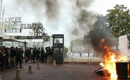 France : plus de 300 policiers et gendarmes blessés lors du blocage des lycées
