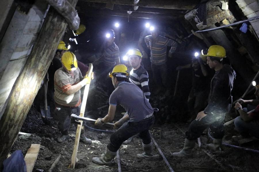 Turquie : cinq mineurs meurent dans l’effondrement d’une mine à Soma