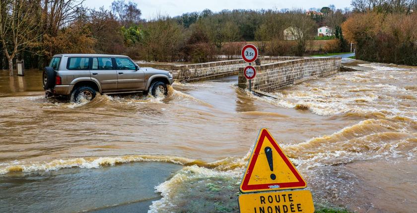 France : sept départements du Sud en vigilance orange face aux crues et aux inondations