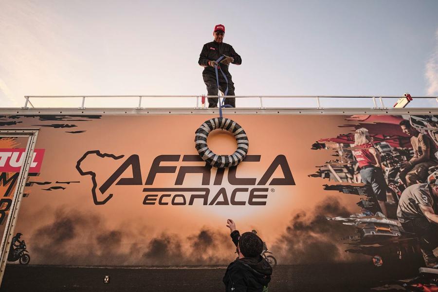 طنجة تحتضن انطلاقة Africa Eco Race 2027 في اتجاه السنغال