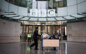 Donald Trump devra témoigner sous serment dans son procès à 10 milliards de dollars contre la BBC