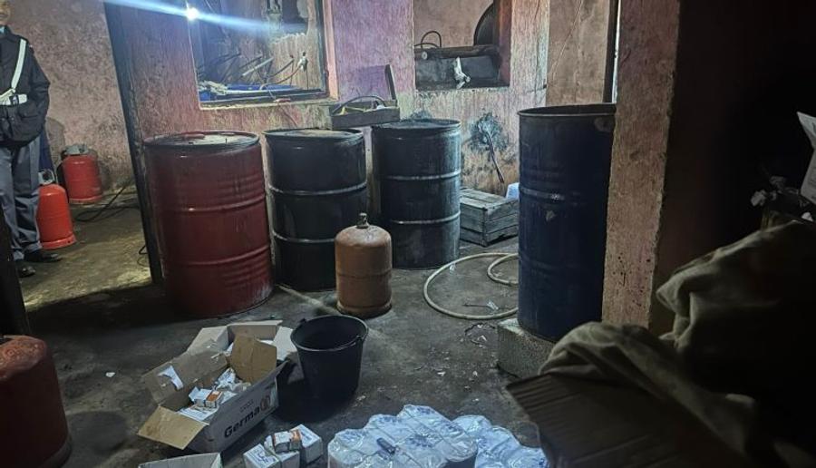 وزان.. تفكيك ورشة سرية لتقطير «ماء الحياة»