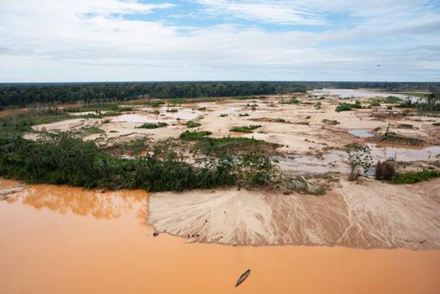 Au Pérou, l’orpaillage illégal menace les territoires autochtones en Amazonie