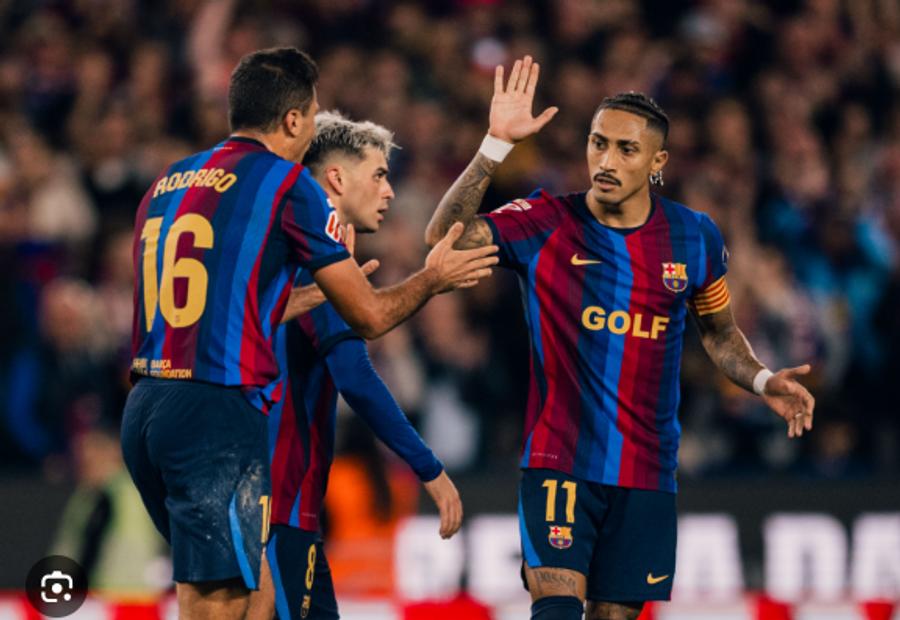 برشلونة يواجه ألافيس لاستعادة الهيبة في الليغا