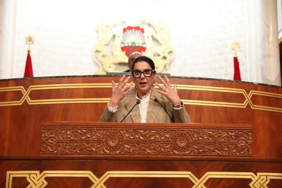 المنصوري ترفض استهداف الوزراء بالإشاعات