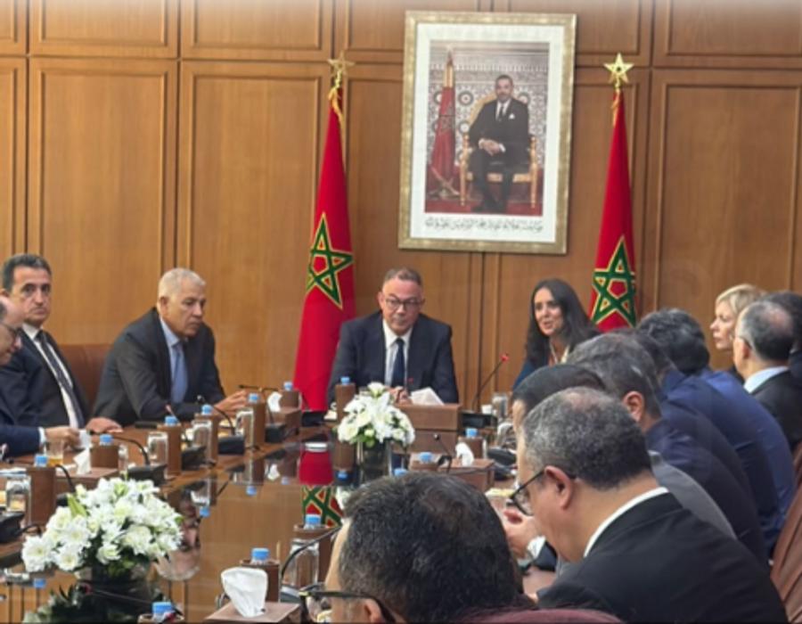 لقجع يتسلم المالية ويكشف أولويات المرحلة المقبلة