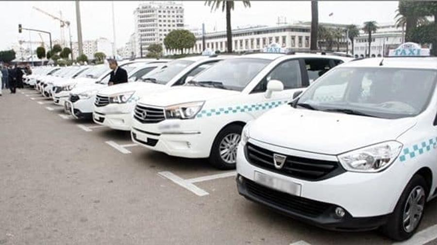 مهنيون يطالبون بتدخل السلطات لضبط تسعيرة “الطاكسي”