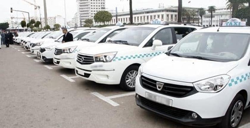 مهنيون يطالبون بتدخل السلطات لضبط تسعيرة “الطاكسي”