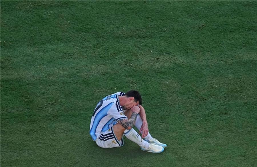 ميسي يسجل ويصنع ويبكي في ودية وداع منتخب الأرجنتين