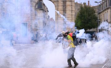 France : la mobilisation des lycéens se poursuit malgré une reprise partielle des cours