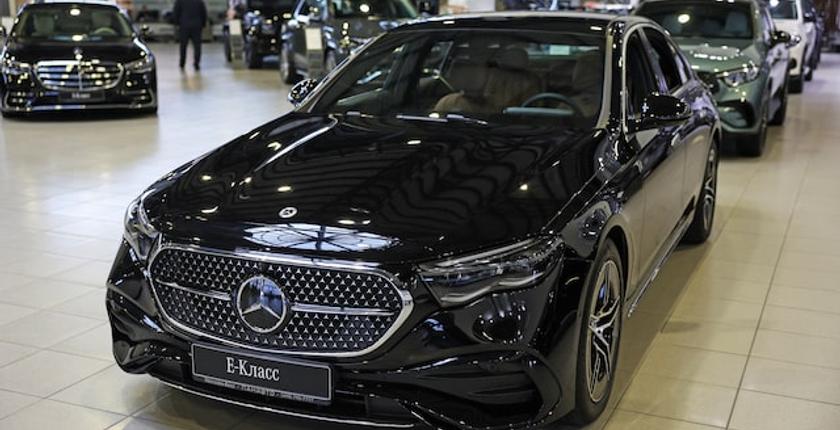 Mercedes-Benz : les ventes reculent de 8 % au troisième trimestre malgré l’essor des modèles électriques