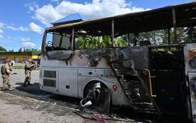 Ukraine : une frappe russe contre un bus fait au moins 12 morts à Kramatorsk