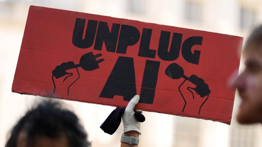 Americans across party lines call for greater human control over AI